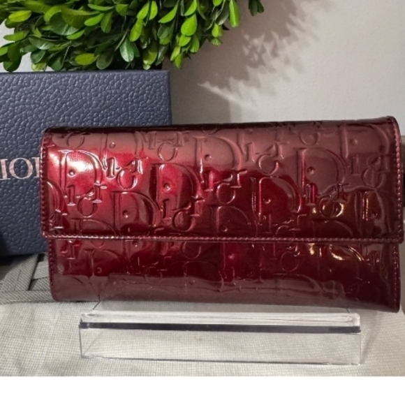 Like New Dior Trotter Bordeaux/Burgundy Patent Leather Bifold Wallet - Picture 3 of 11